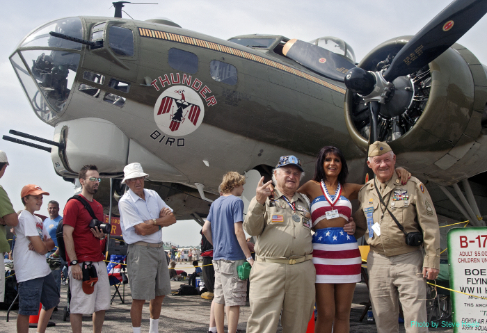 B-17-Thunderbird-Detroit-2010-08-08-4494