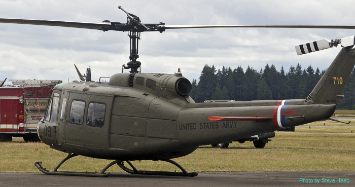 オンラインストア特売中 UH-1N Iroquois イロコイ & MBB PAH-1/M 各1