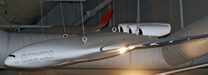Boeing X-48 (scale model)