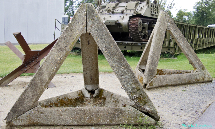 Tetrahedron Obstacle (multiple)
