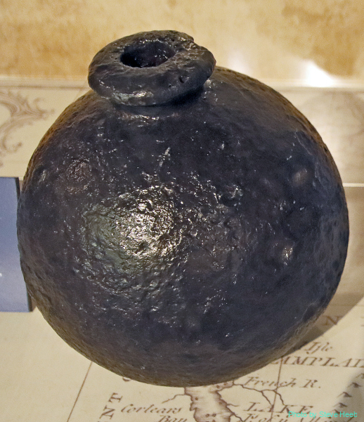 9-inch Mortar Shell; French