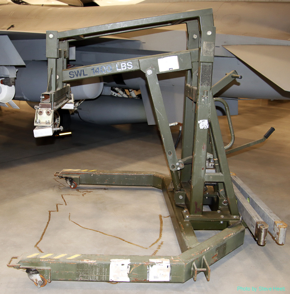 Munitions Lift 1400lb