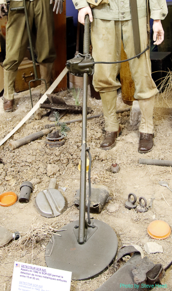 SCR-625 Metal Detector
